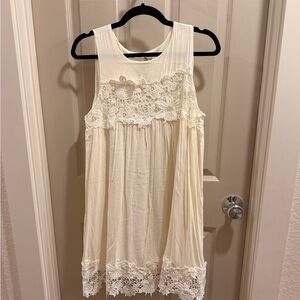 Women’s Cream Lace-Trim Sleeveless Dress